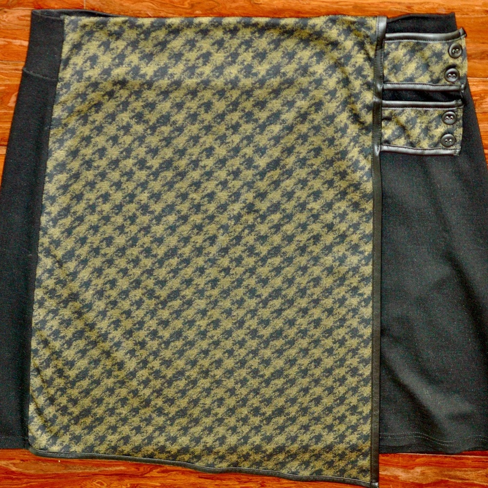 Skirt Creations Encore Quebec Designer Black and green 12